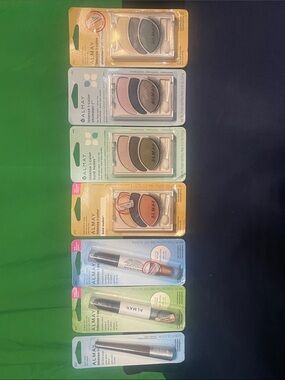Almay Eye Makeup Set — Green, Gold, Peach, Brown, Blue